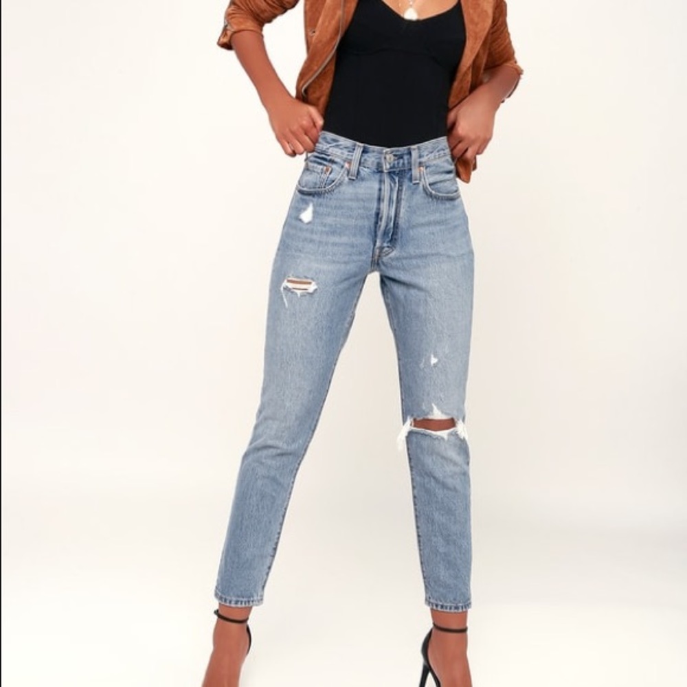 Levi’s Distressed High Waisted Jeans